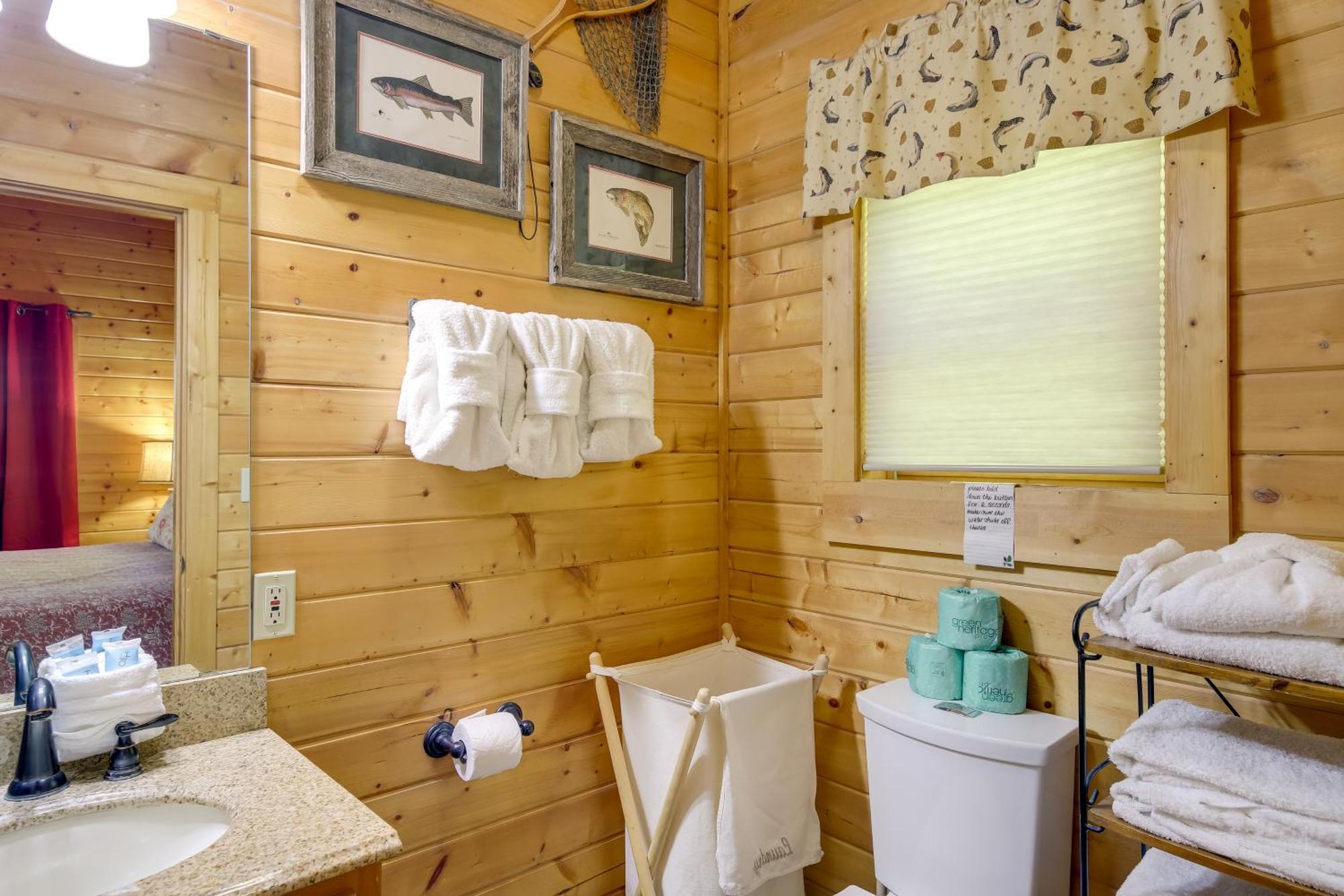 Secluded And Wooded Wears Valley Cabin With Fire Pit! เซอเวียร์วีล ภายนอก รูปภาพ
