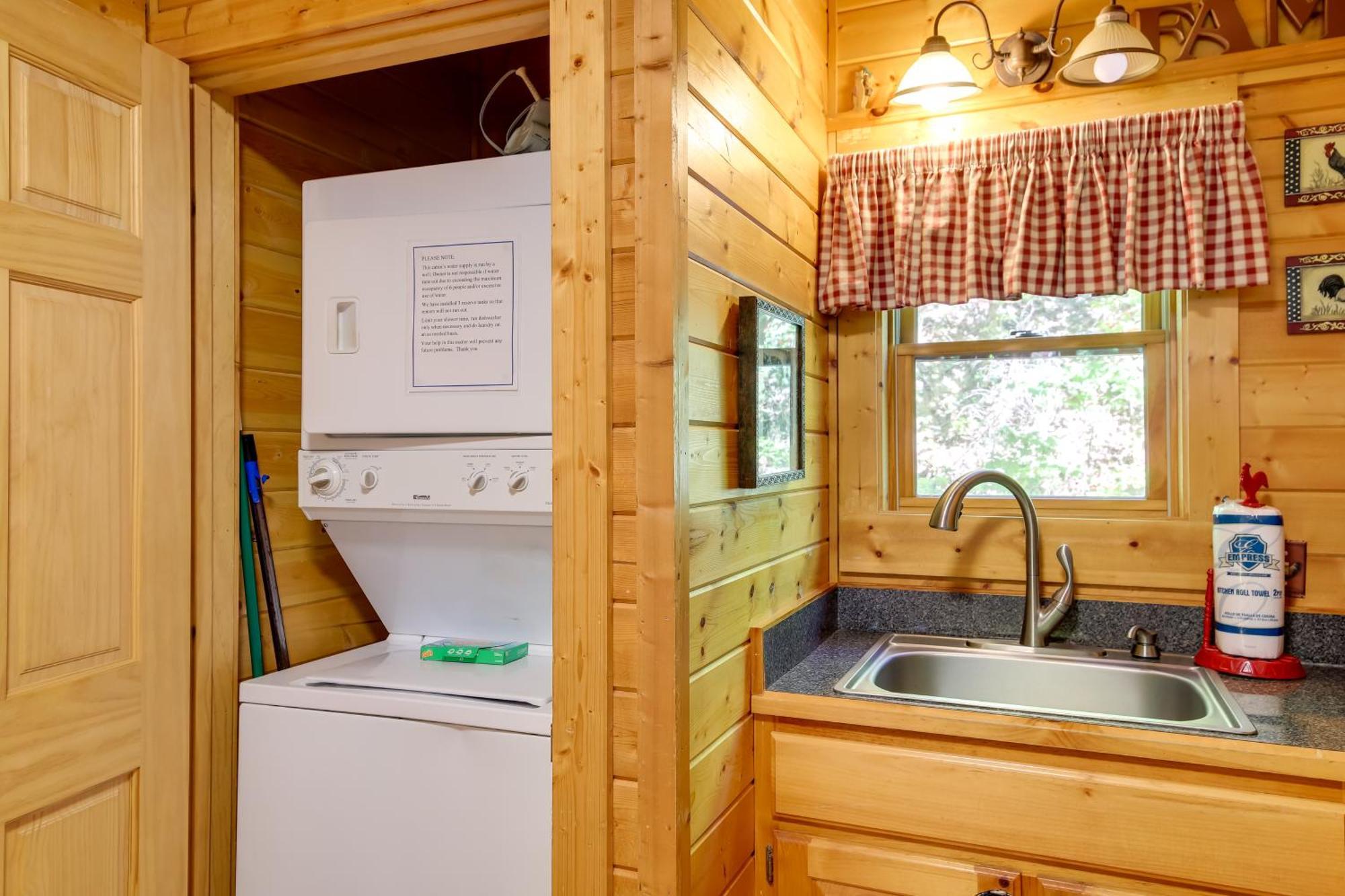 Secluded And Wooded Wears Valley Cabin With Fire Pit! เซอเวียร์วีล ภายนอก รูปภาพ