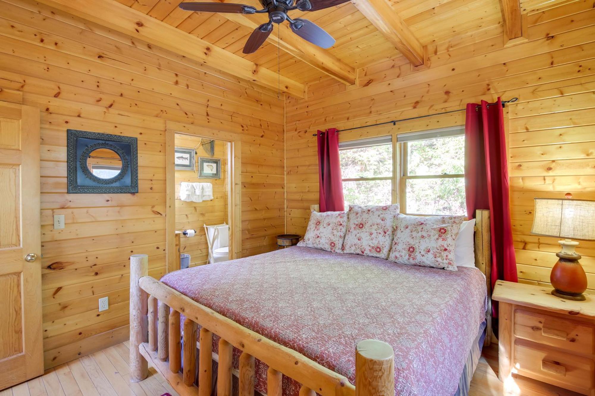 Secluded And Wooded Wears Valley Cabin With Fire Pit! เซอเวียร์วีล ภายนอก รูปภาพ