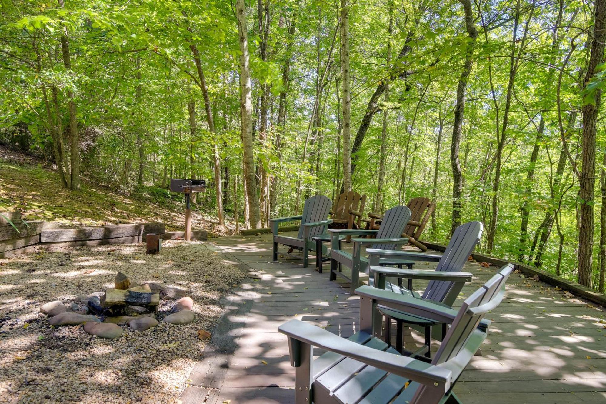 Secluded And Wooded Wears Valley Cabin With Fire Pit! เซอเวียร์วีล ภายนอก รูปภาพ